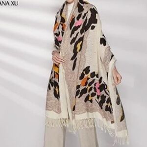 NWT Dana Xu 100% Wool Elegant Cream and Brown Patterned Shawl